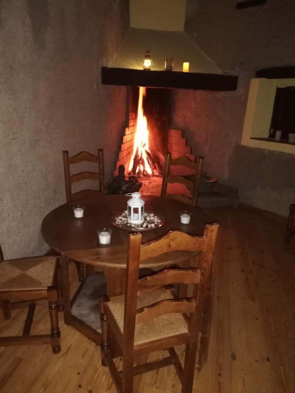 Hotel Restaurante Agapio De Tresnino Кинтанилья-де-Онесимо Экстерьер фото