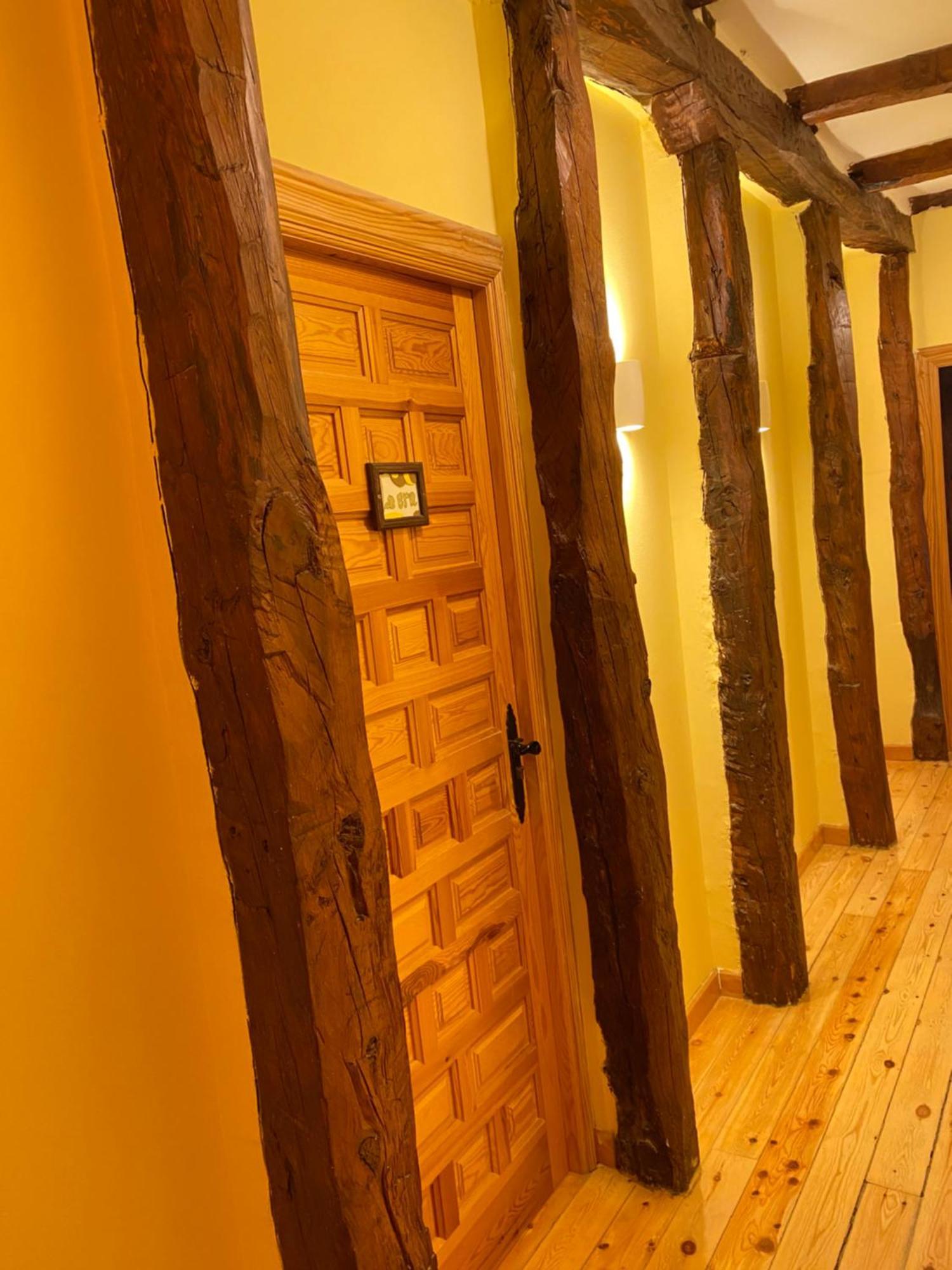 Hotel Restaurante Agapio De Tresnino Кинтанилья-де-Онесимо Экстерьер фото